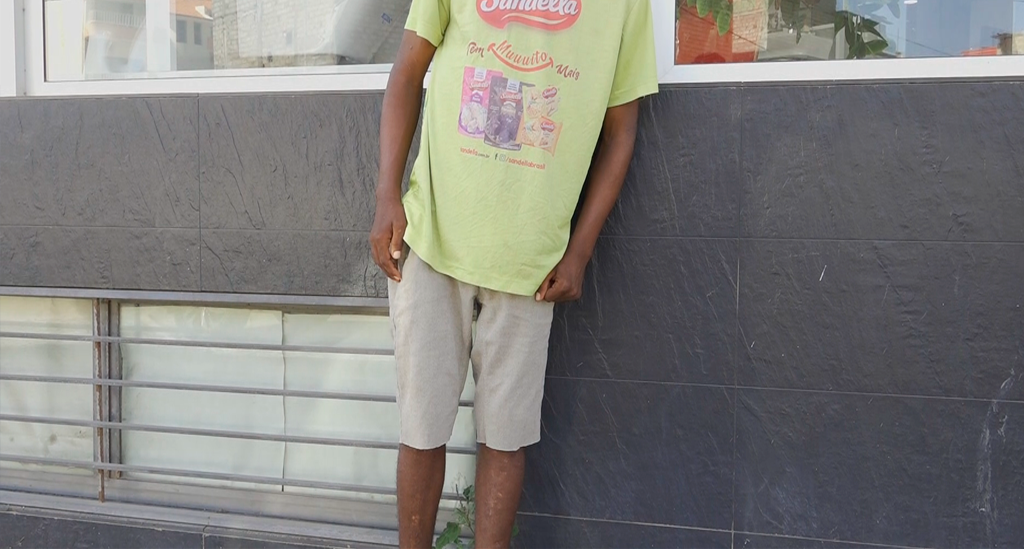 HOMEM INCAPAZ, ABANDONADO POR TODOS