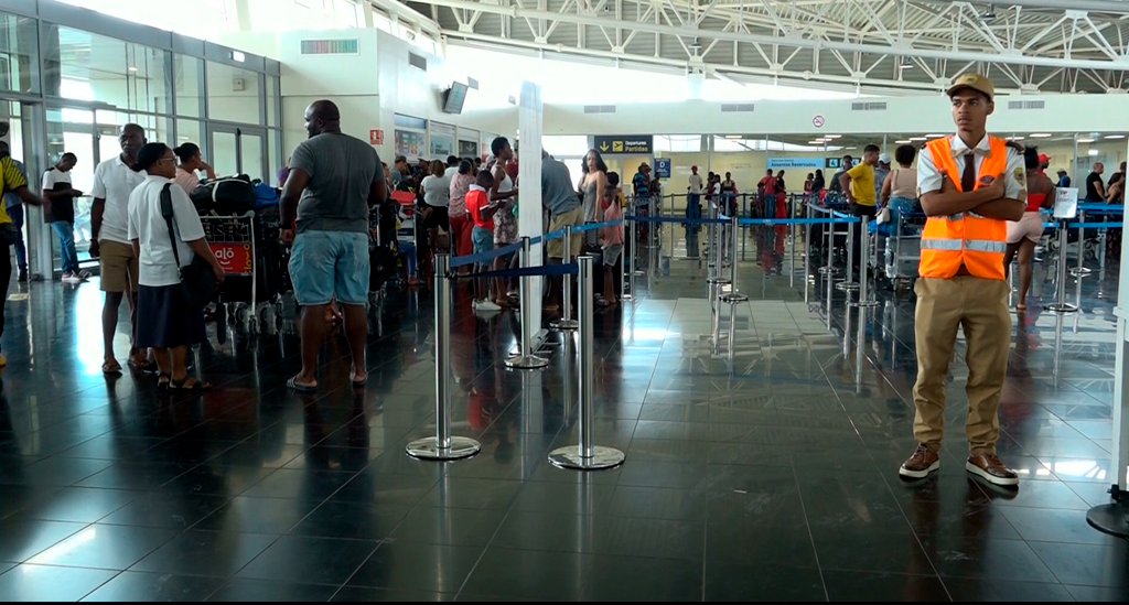 INSTABILIDADE NO AEROPORTO DA PRAIA