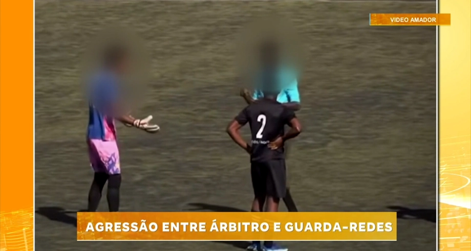 AGREÇÃO ENTRE ÁRBITRO E GUARDA-REDES