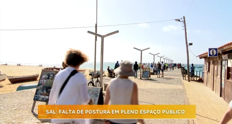 SAL: FALTA DE POSTURA EM PLENO ESPAÇO PÚBLICO