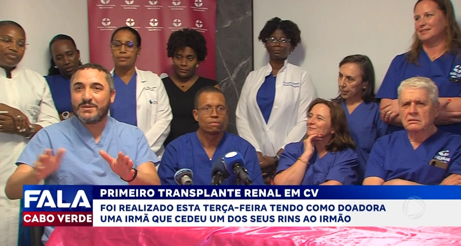 PRIMEIRO TRANSPLANTE RENAL EM CV