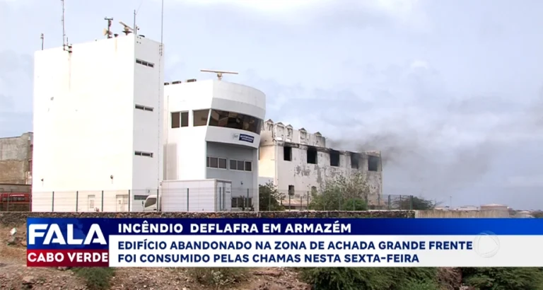 INCÊNDIO DEFLAGRA EM ARMAZÉM