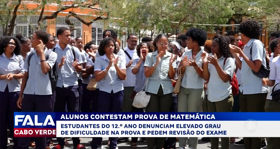 ALUNOS CONTESTAM PROVA DE MATEMÁTICA
