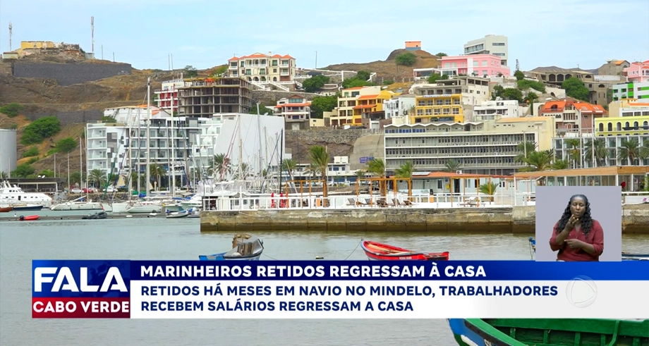 MARINHEIROS RETIDOS REGRESSAM À CASA