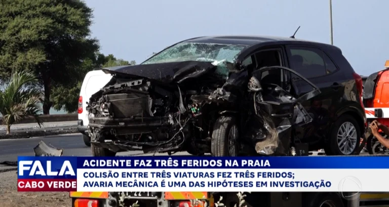 Acidente entre três viaturas na avenida Combatentes da Pátria, na Praia