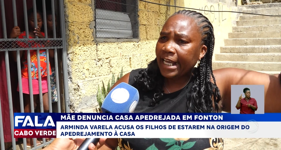 MÃE DENUNCIA CASA APEDREJADA EM FONTON