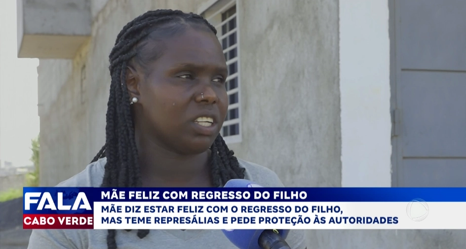 MÃE FELIZ COM REGRESSO DO FILHO