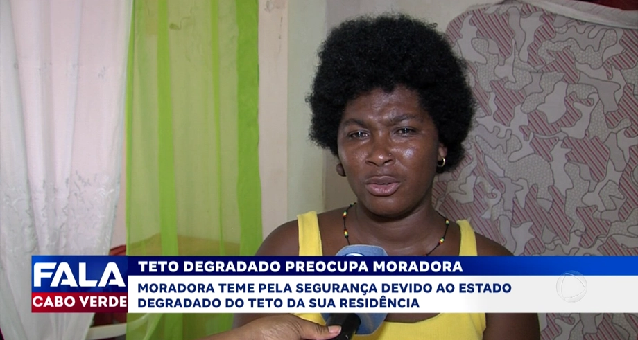 TETO DEGRADADO PREOCUPA MORADORA